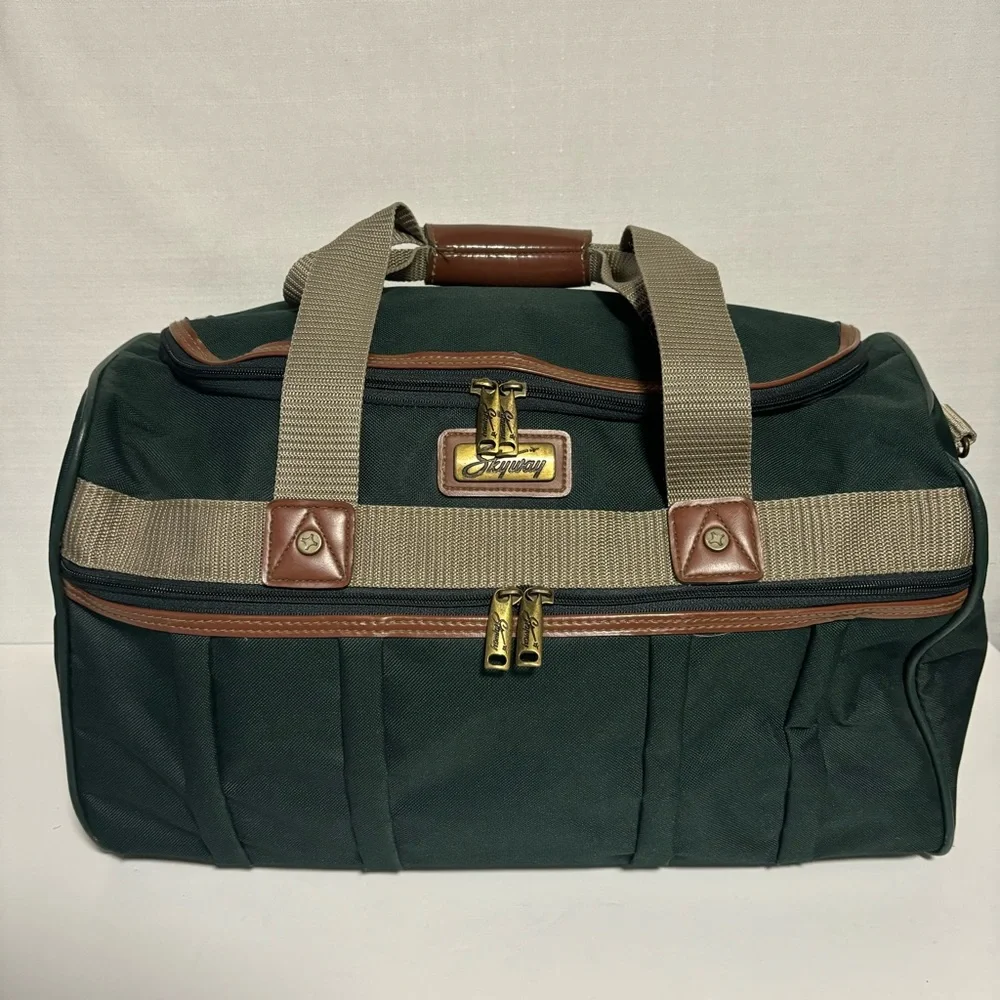 Vtg Skyway Lg Dark Olive Green Canvas & Leather Travel Duffel Bag luggage…